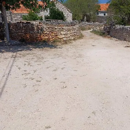 House With A Parking Space Drvenik , Drvenik - 24088 بيت للعطل *